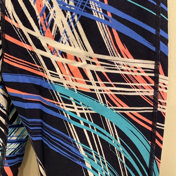 Workout capris - Picture 3 of 4